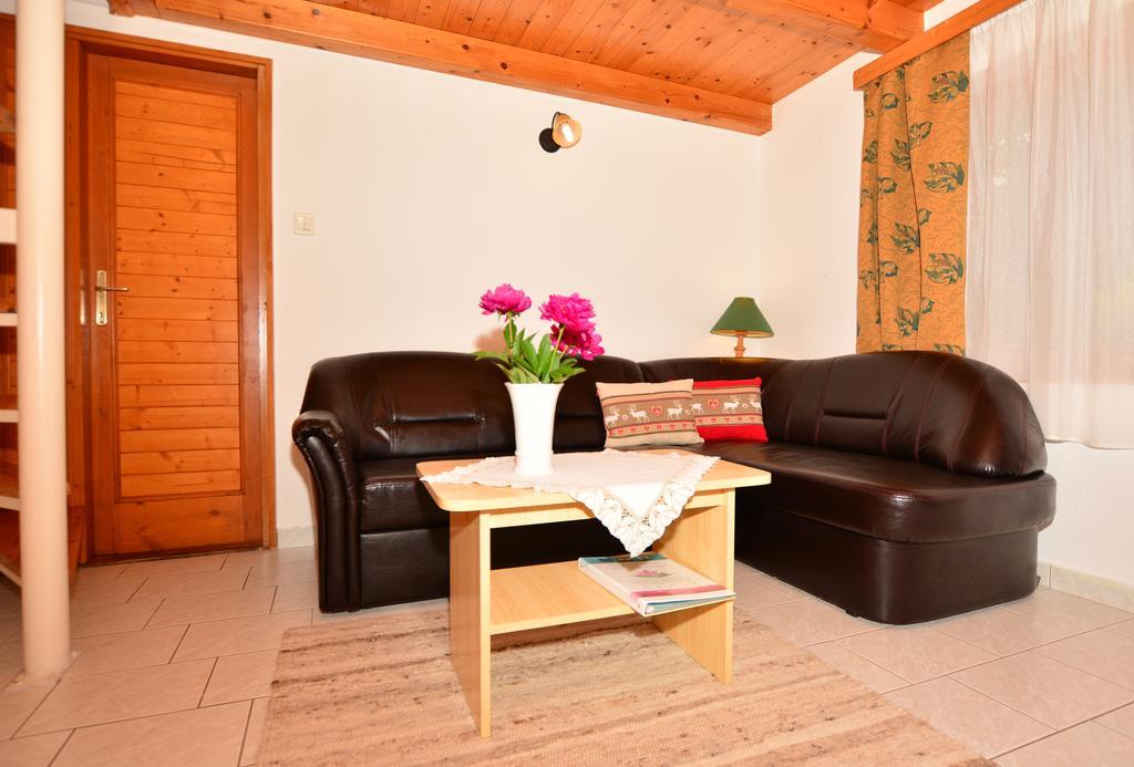 Viragoskert Apartman Хевиз Номер фото