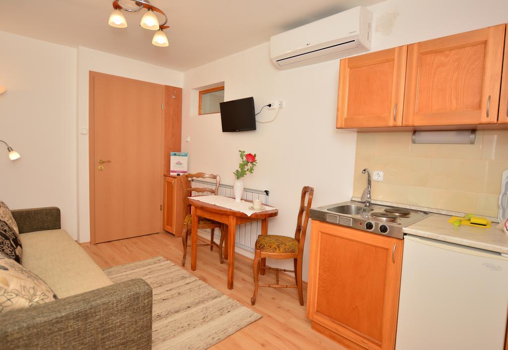 Viragoskert Apartman Хевиз Номер фото